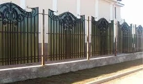 Кованный серый забор секциями